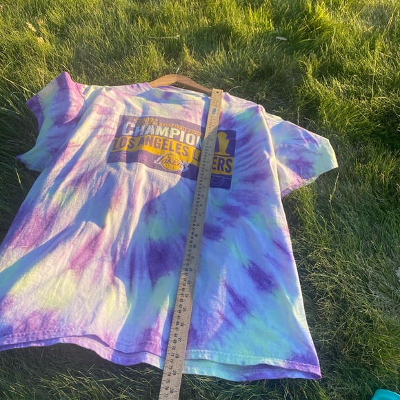 Custom 2000 lakers shirt tie-dye purple - Picture 6 of 7
